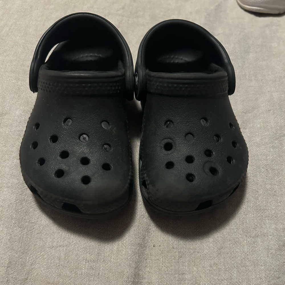 Toddler Black Crocs Size 5